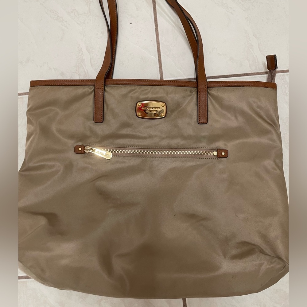 Michael Kors TOTE BAG🚨🚨MOVING SALE